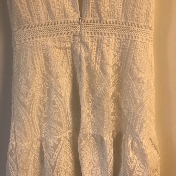 Lace Knee-length Dress - Picture 7 of 9